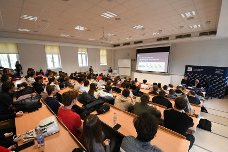 Lányok Napja és Duális Információs Nap az Óbudai Egyetemen